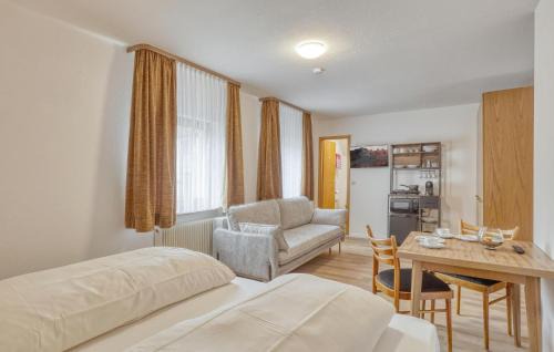 Lovely Apartment In Bischofsheim