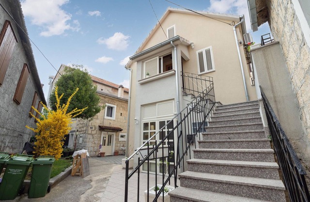 Lovely apartment in Sinj with WiFi