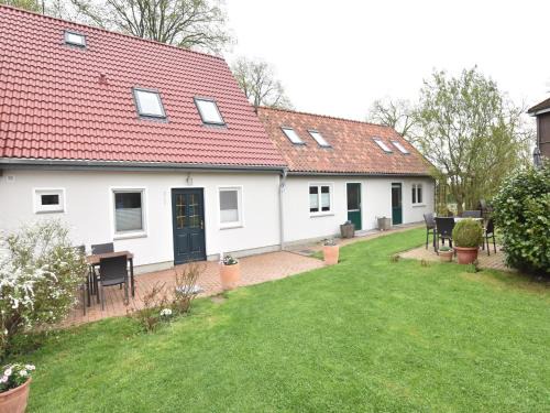Lovely Apartment in Stellshagen with Garden