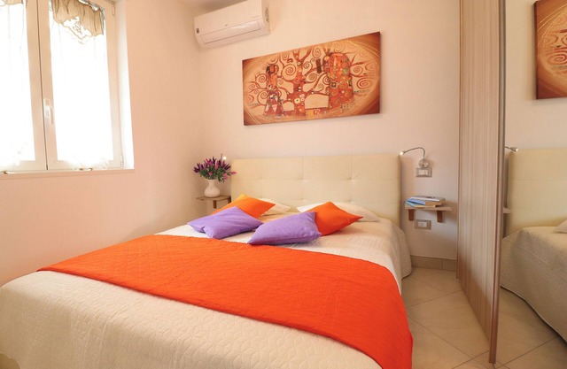 Lovely apartment in the center with air conditioning and balcony