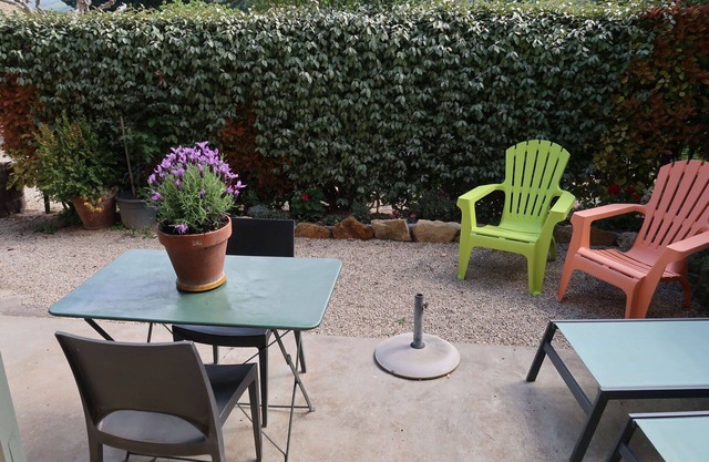 Lovely apartment in villa for 2 guests with WIFI, TV and patio