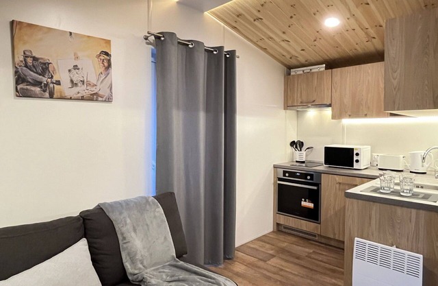 Lovely apartment in villa for 4 people with WIFI, TV, terrace and parking