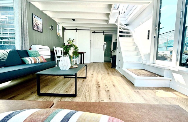 Lovely apartment in villa for 4 guests with WIFI, patio and parking