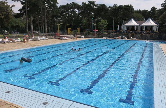 Lovely apartment in villa for 6 guests with WIFI, pool, A/C, TV and terrace