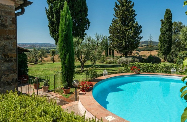 Lovely apartment in villa with pool, A/C, WIFI, patio, pets allowed, panoramic view and parking