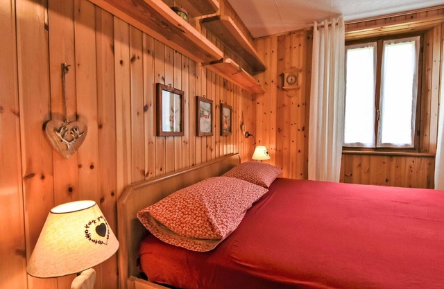 Lovely apartment for 4 people with WIFI, TV and pets allowed