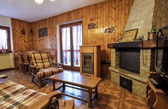 Lovely apartment for 6 guests with WIFI, TV, terrace and parking