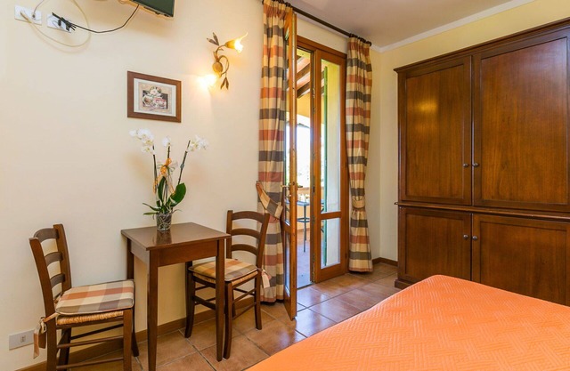 Lovely apartment for 2 people with A/C, WIFI, pool, TV, pets allowed and parking