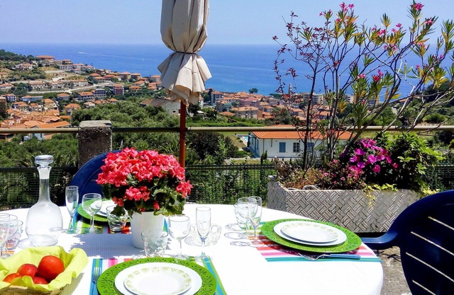 Lovely apartment for 6 guests with WIFI, TV, terrace, pets allowed and parking