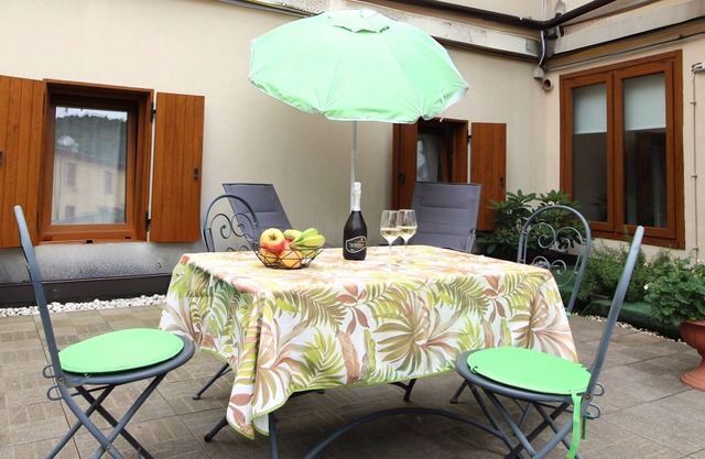 Lovely apartment for 2 guests with WIFI, A/C, TV and balcony