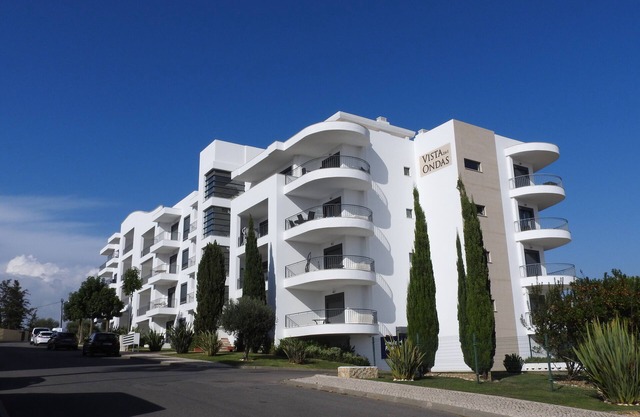 Lovely Apartment Overlooking The Pool And Tennis Court With Sea View