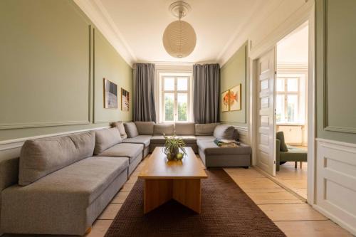Lovely Apartment Overlooking King's Garden