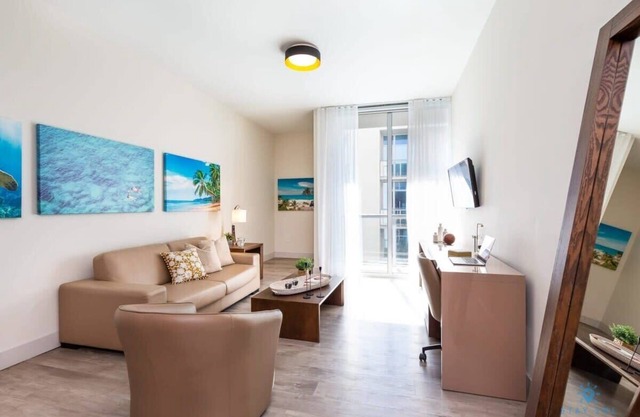 Lovely Apartment - Rooftop Pool- Hollywood Beach