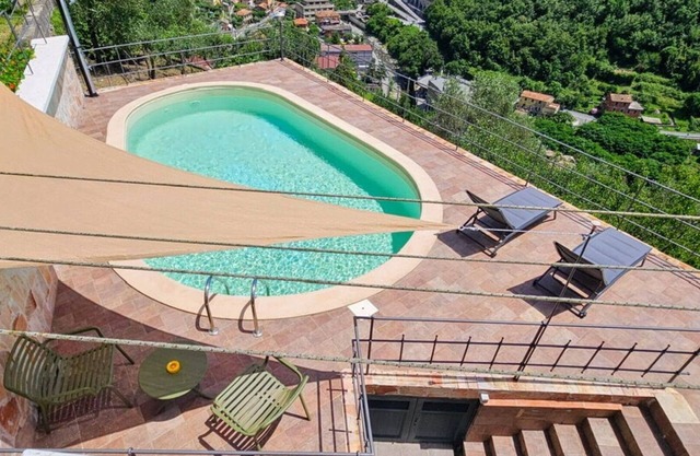 Lovely apartment with private pool, WIFI, terrace, panoramic view, parking, close to Portofino