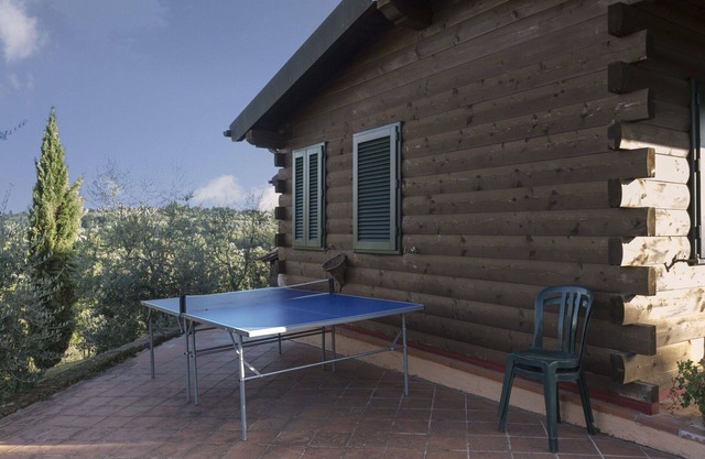 Lovely apartment with WIFI, A/C, pool, TV, terrace, panoramic view, parking, close to San Gimignano