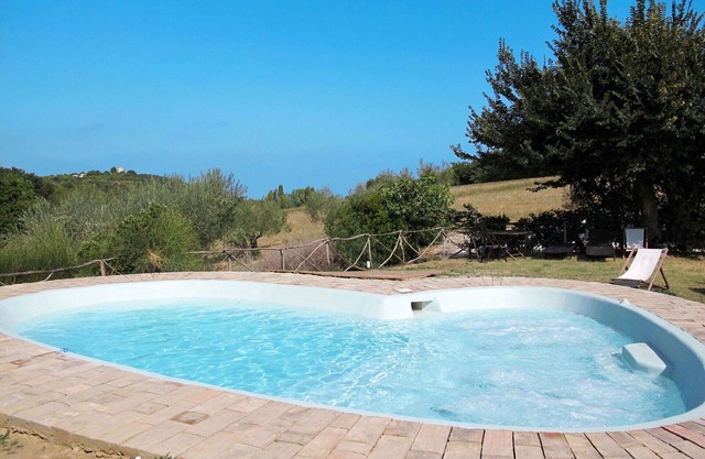 Lovely apartment with pool, A/C, WIFI, TV, patio, pets allowed, panoramic view and parking