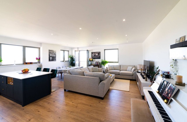 Lovely Apartment With Terrace and City Views!