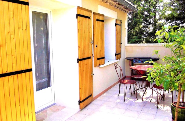 Lovely Appart-Villa 60 m² for 2 pers in Provence in Nice Village next to Avignon