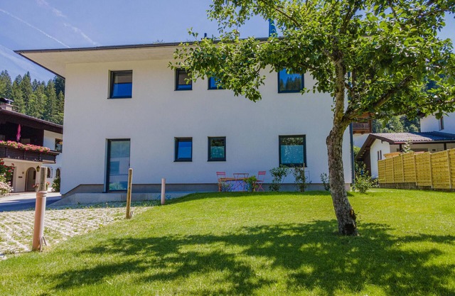 Lovely apartment with garden and close to the ski lift
