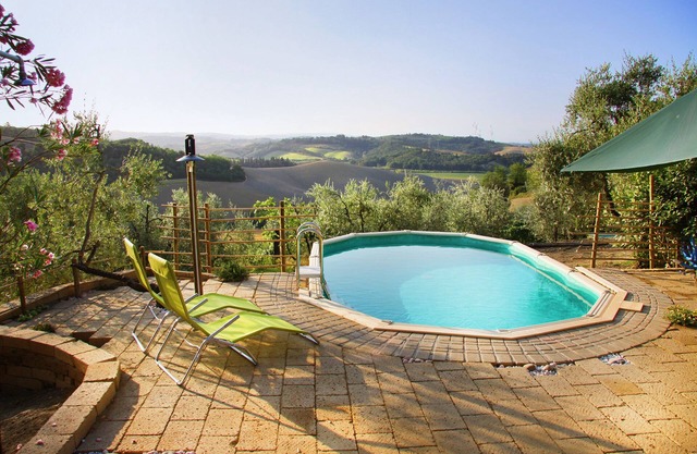 Lovely Barn with Private Poolnear San Gimignano, between Florence and Siena.