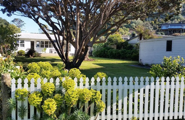 Lovely Beach Bach Retreat