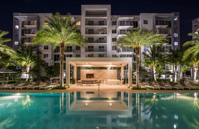 Lovely Boca Luxurious Suite