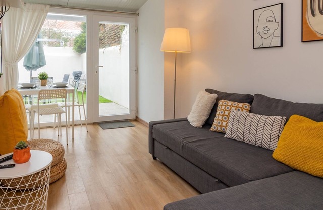 Lovely & Bright Family Flat W/Patio