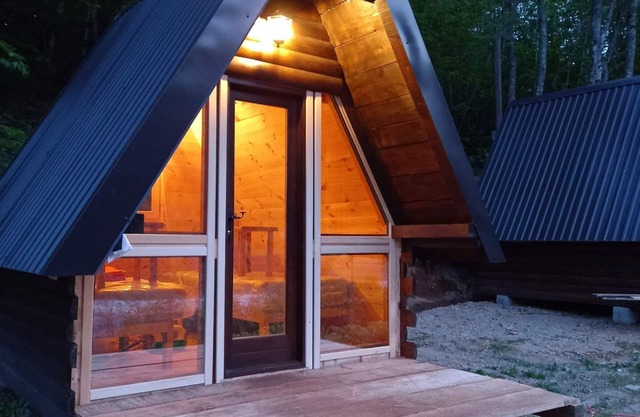 Lovely Bungalow For 2 People W Tara River View