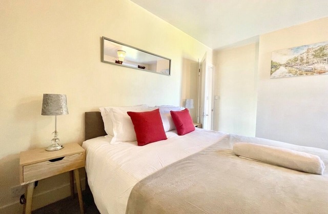 Lovely Central 2 Bed House in Canterbury