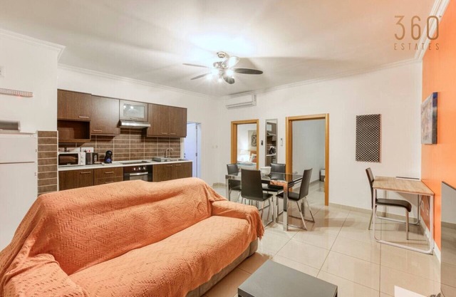 Lovely, central 2BR home, just off St Julians w/AC