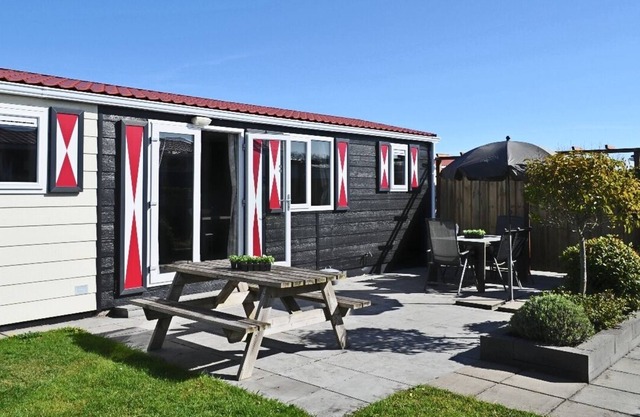 Lovely Chalet in a well-maintained chalet park, centrally located