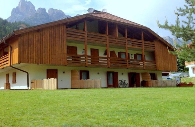 Lovely Chalet in Pozza di Fassa with Garden