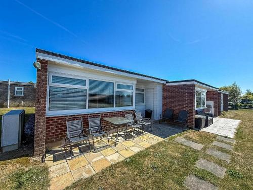 Lovely Chalet With Free Wi-Fi At Green Farm Park, Norfolk Ref 43395G