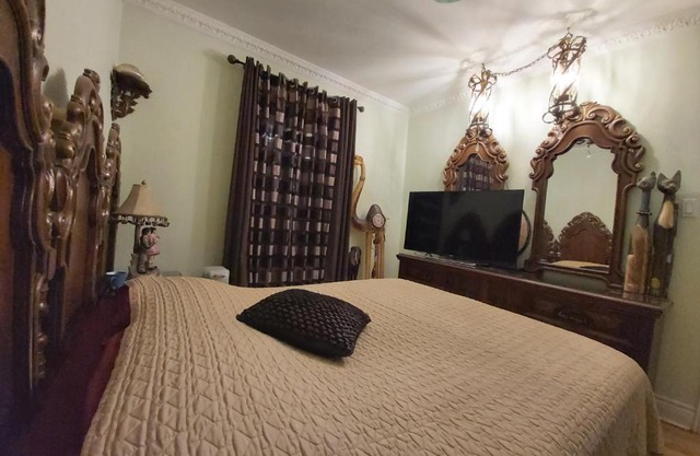 Lovely Classic Room