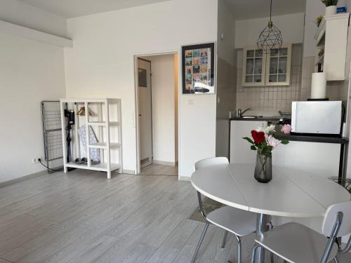 Lovely condo next to European Area