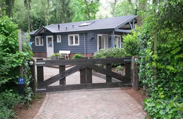 Lovely cottage surrounded by trees at the Veluwe