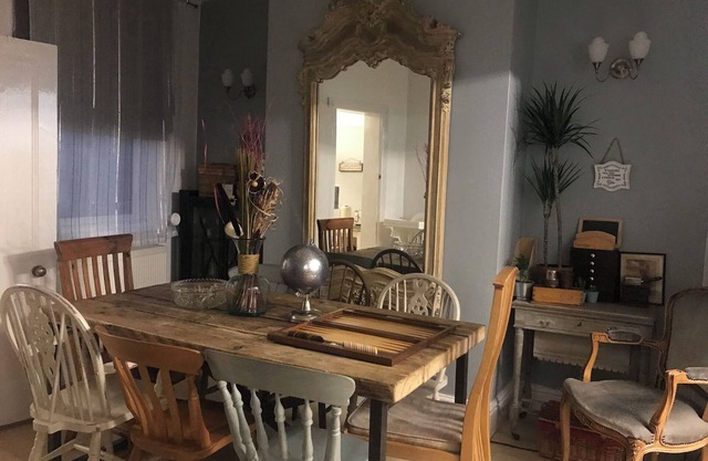 LOVELY COTTAGE TERRACE HOME, Leek Centre