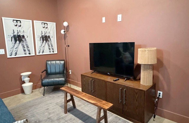 Lovely Elegant Studio