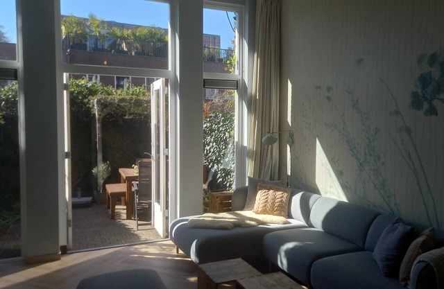 Lovely family home in Amsterdam with private parking
