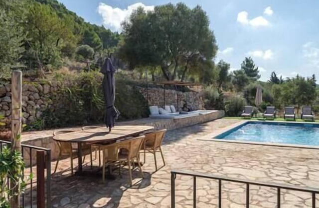 Lovely family house near Esporlas Na Servera