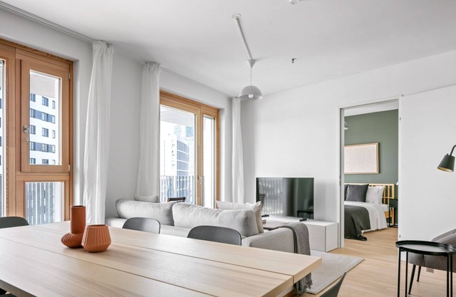 Lovely Favoriten 3BR w/Roof, Gym & Lounge, 1min to HBF, by Blueground