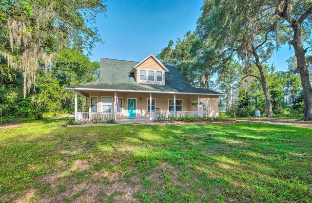 Lovely Hawthorne Home w/Private Boat Dock!