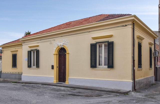 Lovely home in Melito di Porto Salvo