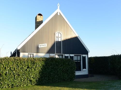 Lovely Holiday Home in Texel near Sea