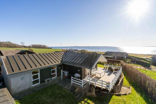 Lovely Holiday Home With Sea View