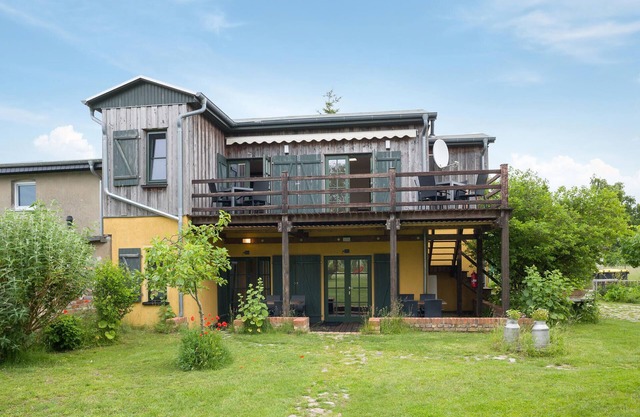 Lovely home in Am Salzhaff with kitchen