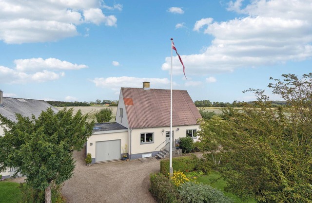 Lovely home in Bogense with kitchen