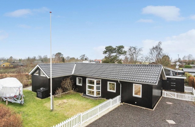 Lovely home in Bogense with WiFi
