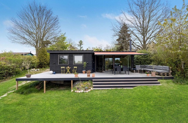 Lovely home in Bogø By with kitchen
