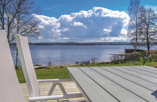 Lovely home in Bolmsö with kitchen